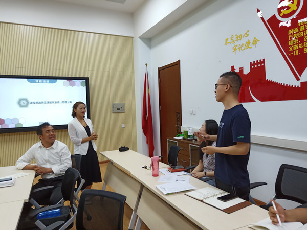 80ef9c32b86c4e0aa0ae1f260ffef42c.jpg 现场互动_副本.jpg